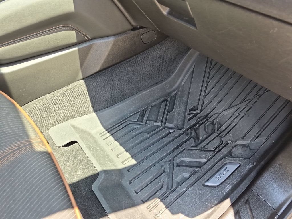 Used 2025 Onyx Black GMC AT4 image 41