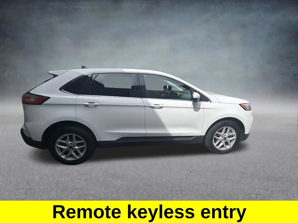 Used 2024 White Ford SEL image 7