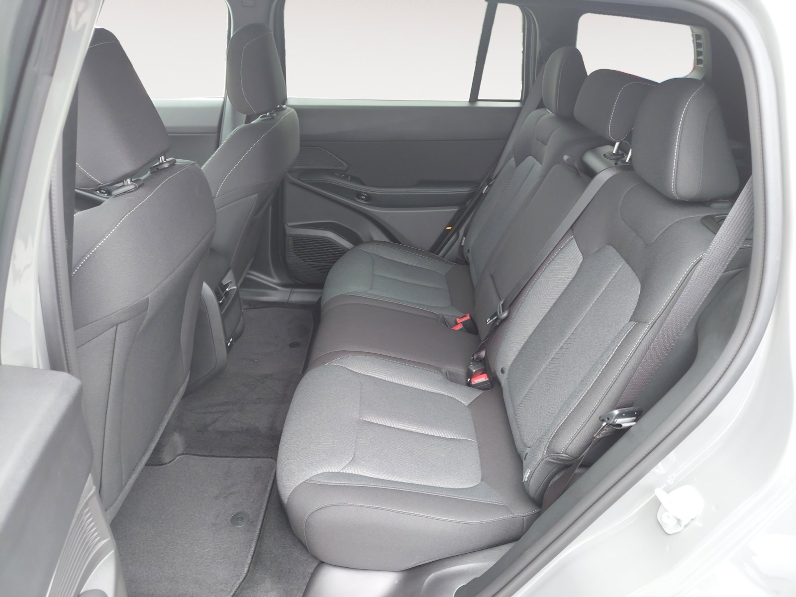 New 2026 Sting-Gray Clearcoat Jeep Laredo image 23