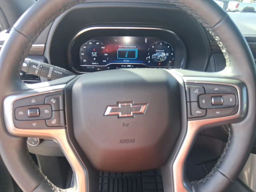 Used 2023 Black Chevrolet Z71 image 13