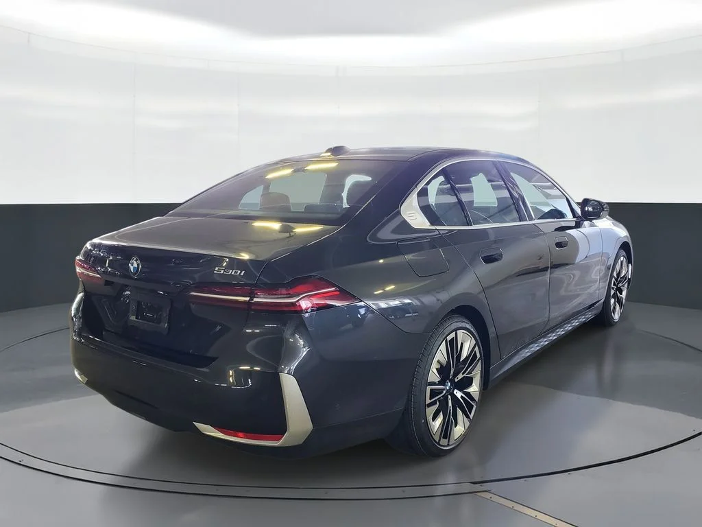 Used 2026 Gray BMW 530i image 3