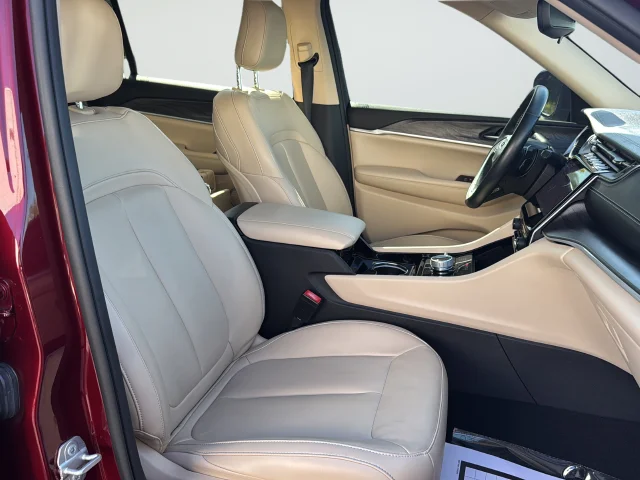 Used 2022 Red Jeep Limited image 26
