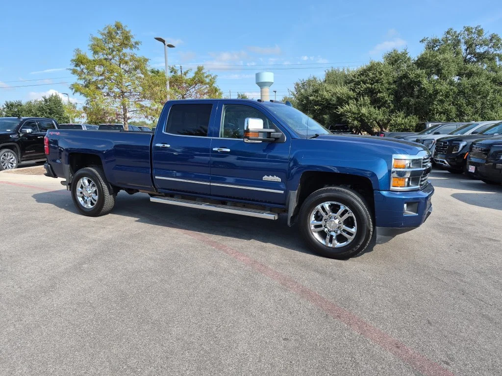 Used 2016 DEEP OCEAN BLUE METALLIC Chevrolet High Country image 12