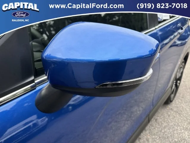 Used 2025 Blue Mitsubishi SE image 12