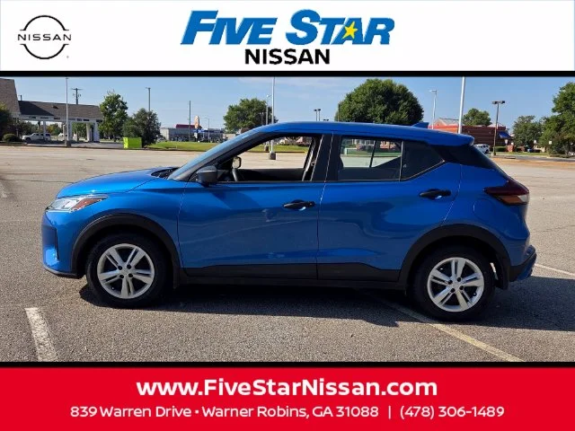 Used 2024 Blue Nissan S image 4