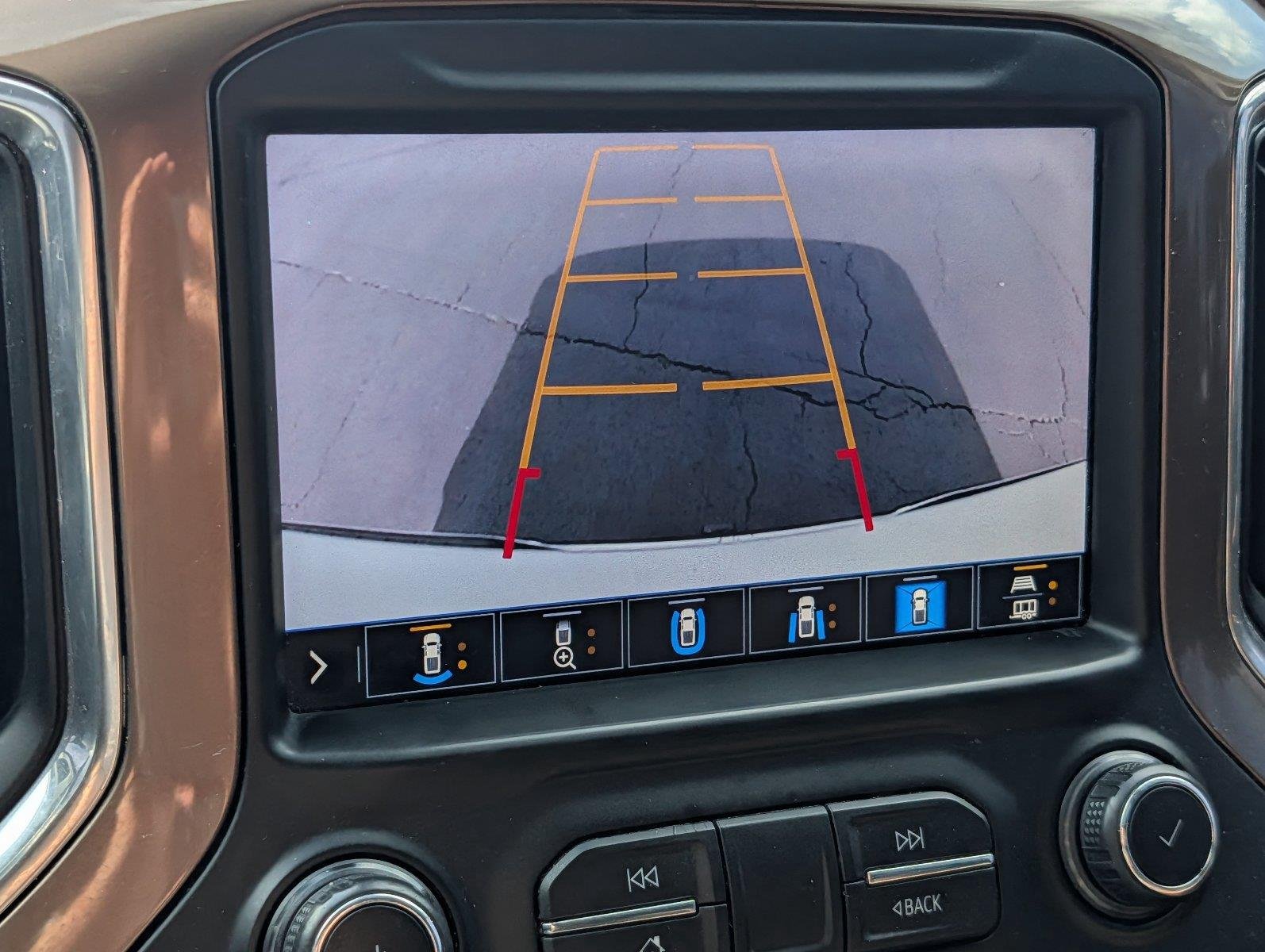 Used 2020 IRIDESCENT PEARL TRICOAT Chevrolet High Country image 20
