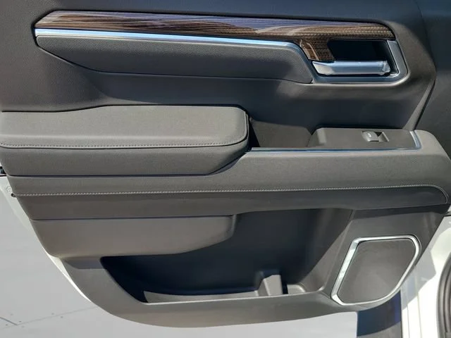 New 2026 Summit White Chevrolet LT image 14