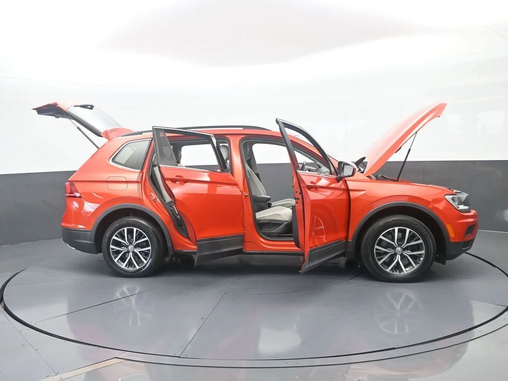 Used 2019 Orange Metallic Volkswagen 2.0T SE image 70