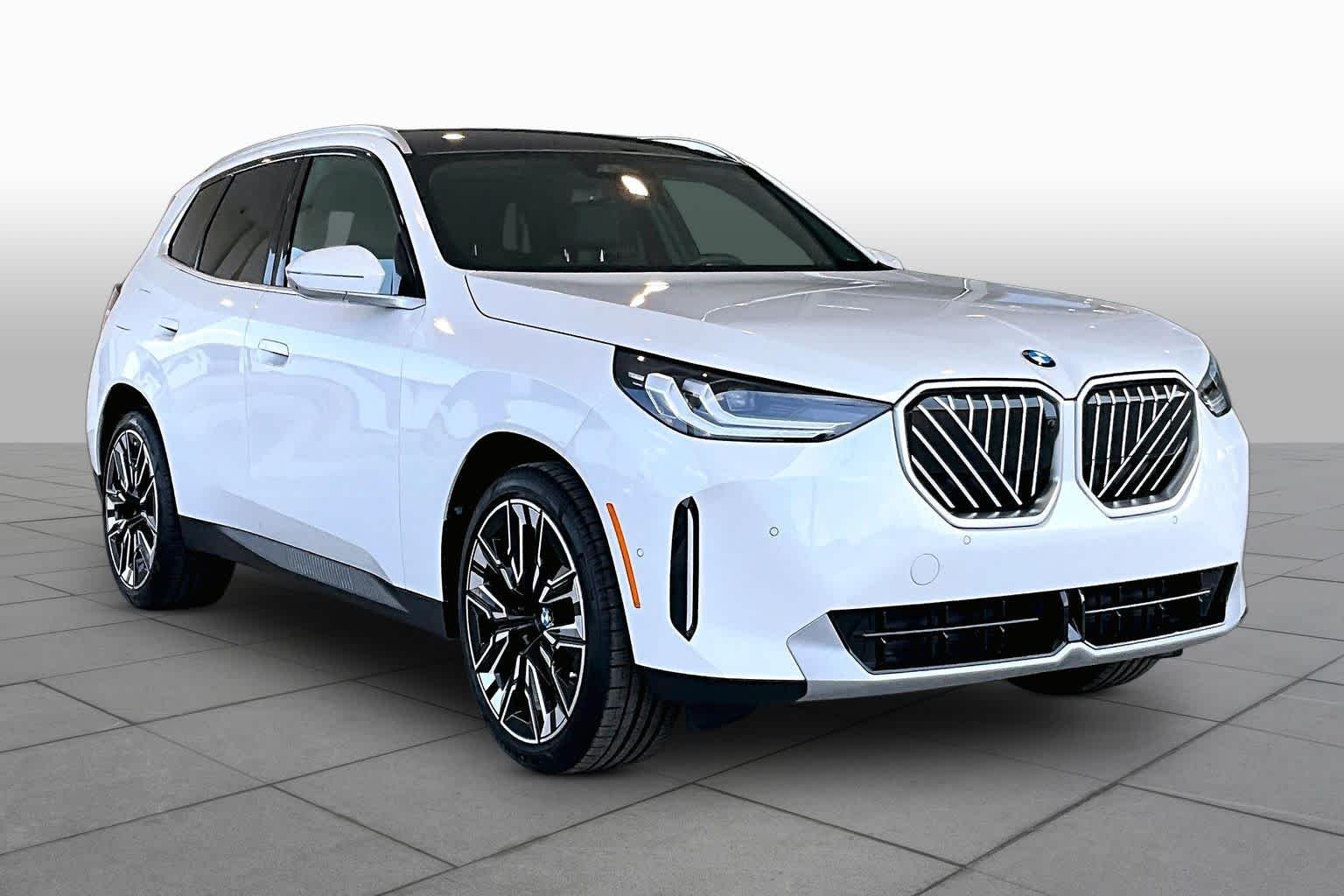 New 2026 Mineral White Metallic BMW 30 xDrive image 2