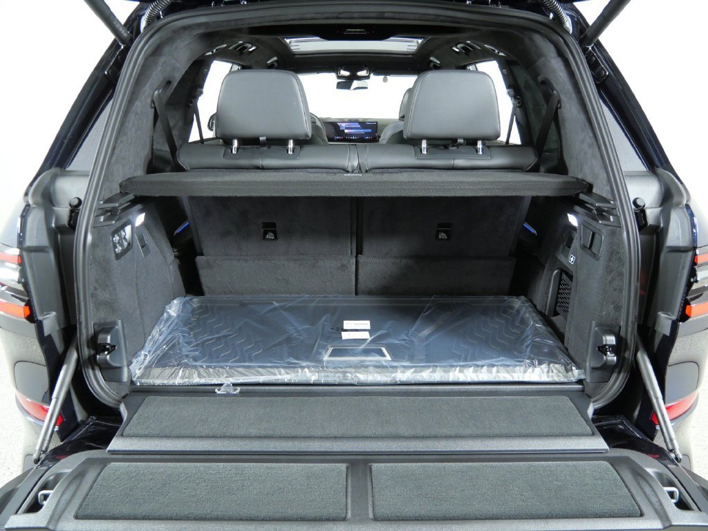 Used 2027 Black BMW xDrive40i image 31