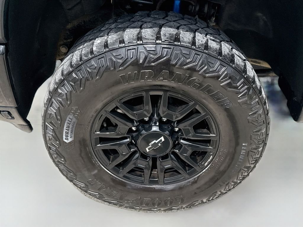 Used 2024 Slate Gray Metallic Chevrolet ZR2 image 32