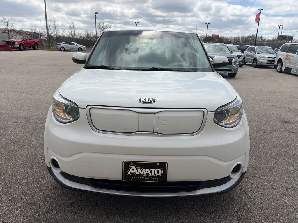 Used 2017 White Kia Base image 10