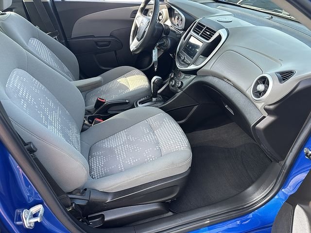 Used 2018 Blue Chevrolet LS image 10