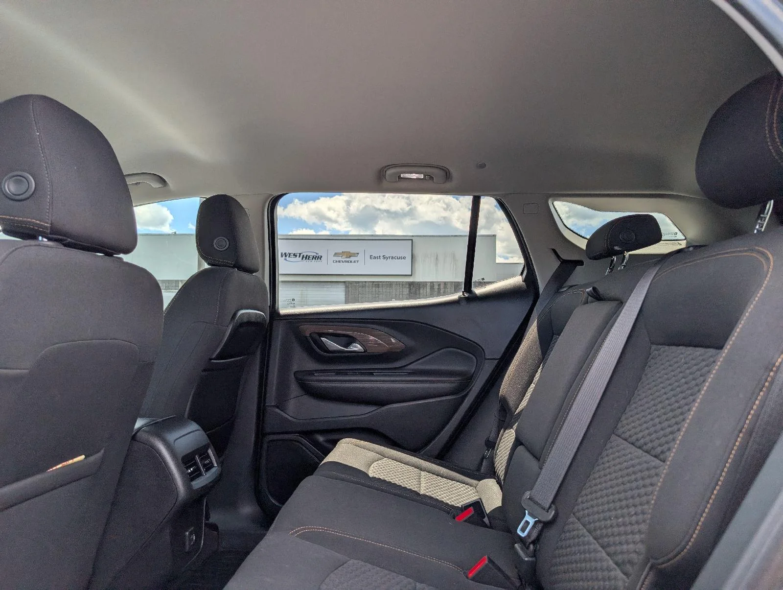 Used 2018 Graphite Gray Metallic GMC SLE image 9