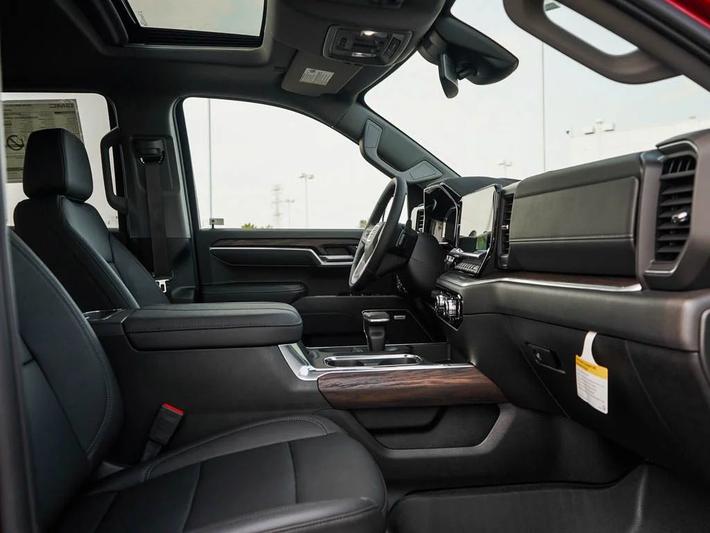 2026 GMC Sierra 1500 SLT - Photo 8