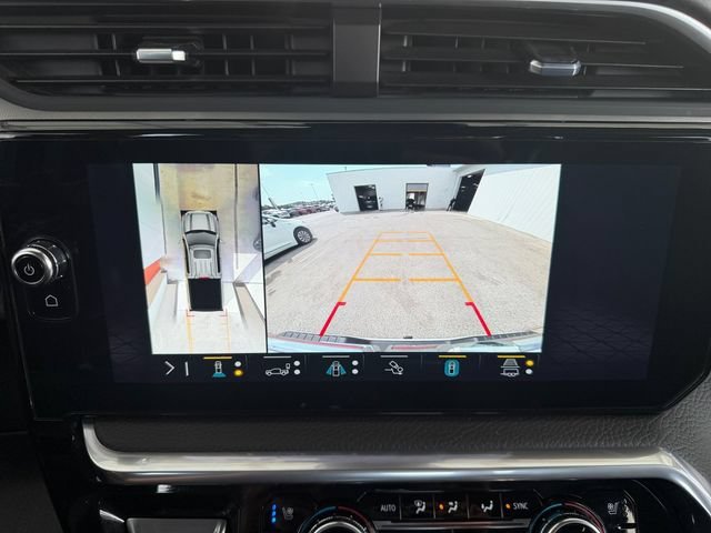 Used 2023 WHITE FROST TRICOAT GMC Denali image 27