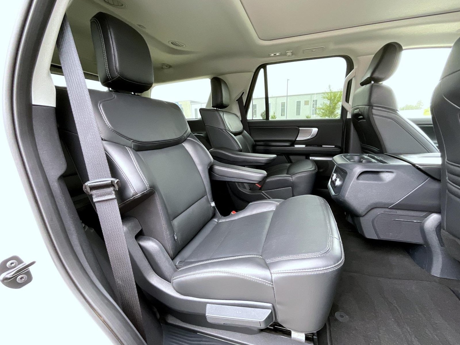 Used 2025 White Ford Platinum image 19