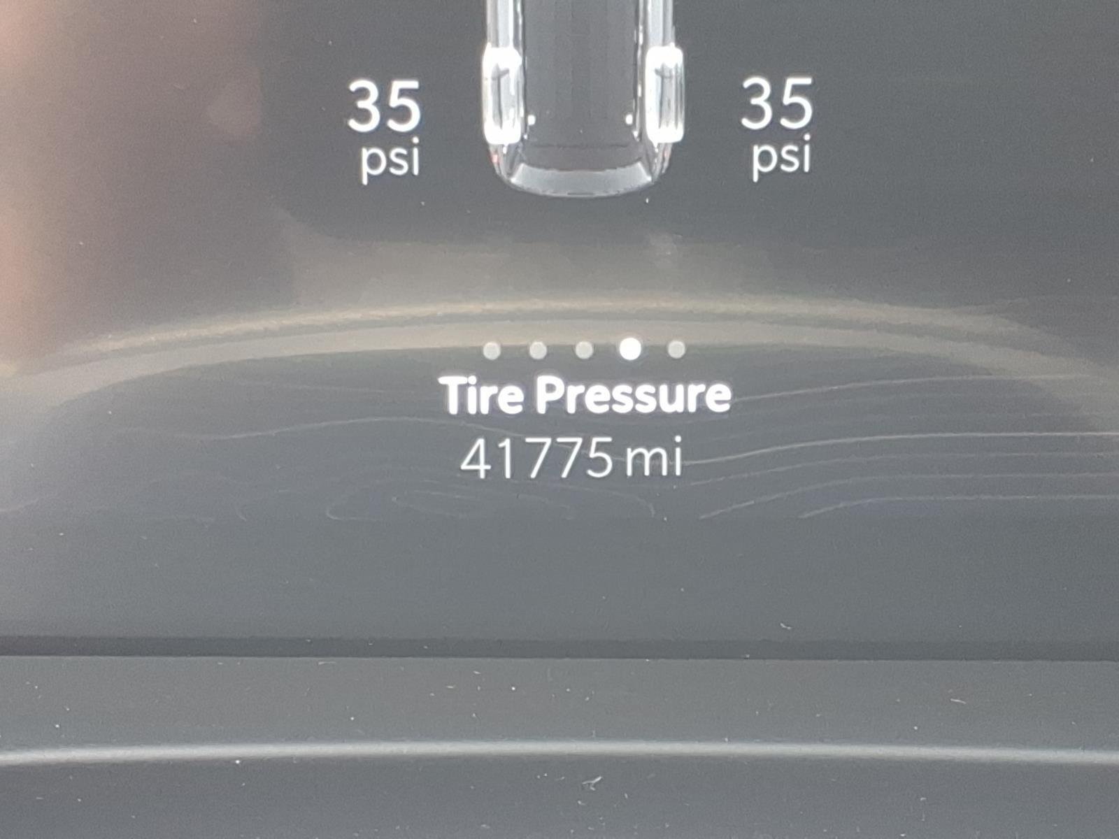 Used 2023 Diamond Black Crystal Pearlcoat Jeep Limited image 31