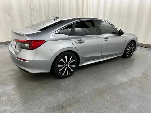 Used 2022 Silver Honda EX image 4