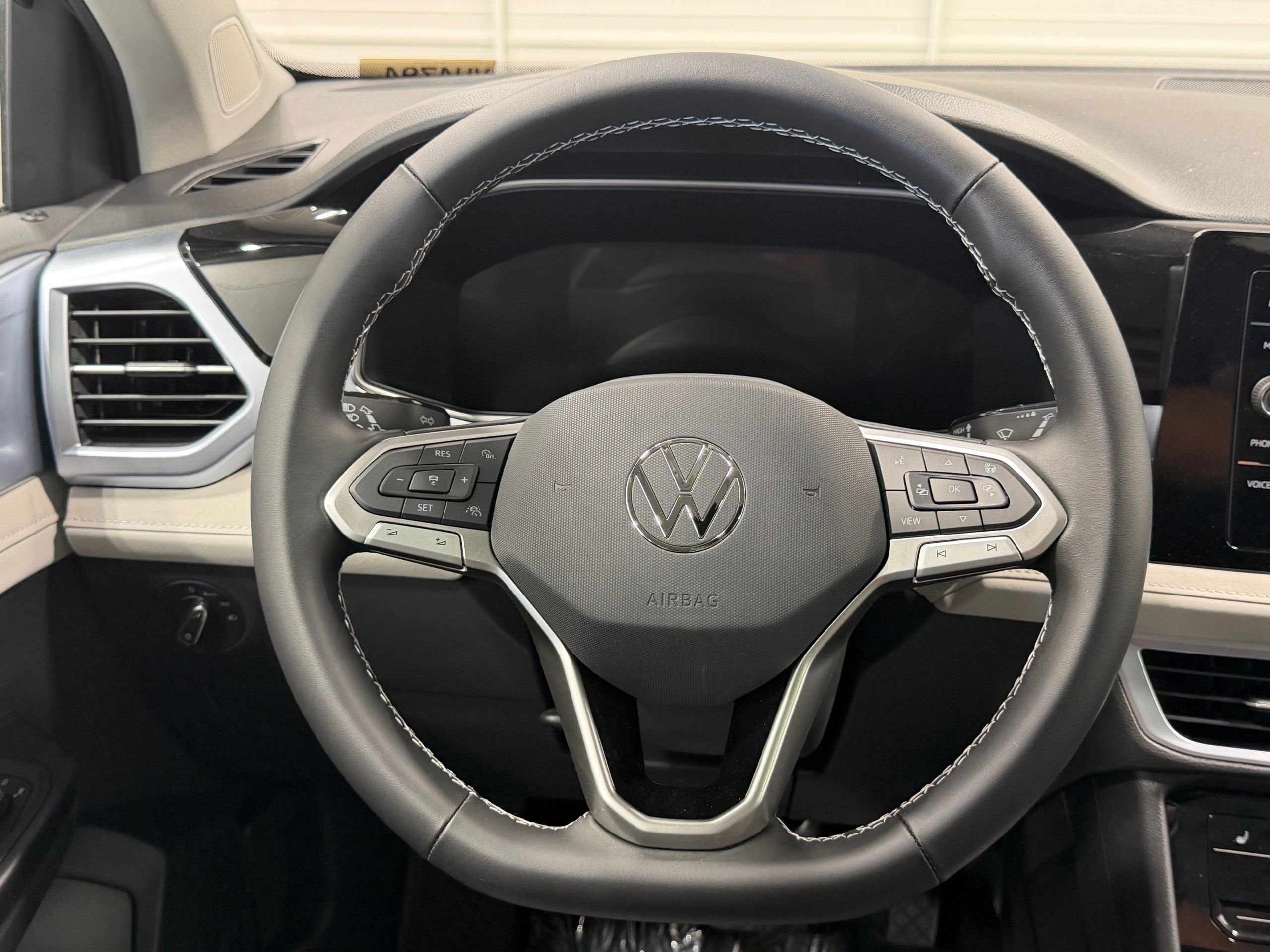 New 2026 White Volkswagen 1.5T SE image 34