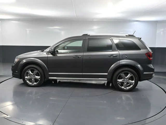 Used 2017 Gray Dodge Crossroad image 9