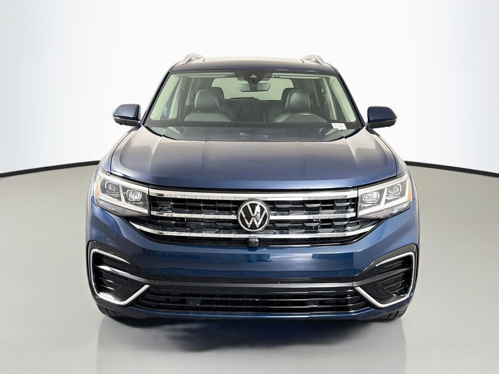 Used 2022  Volkswagen 3.6L V6 SEL Premium R-Line image 2