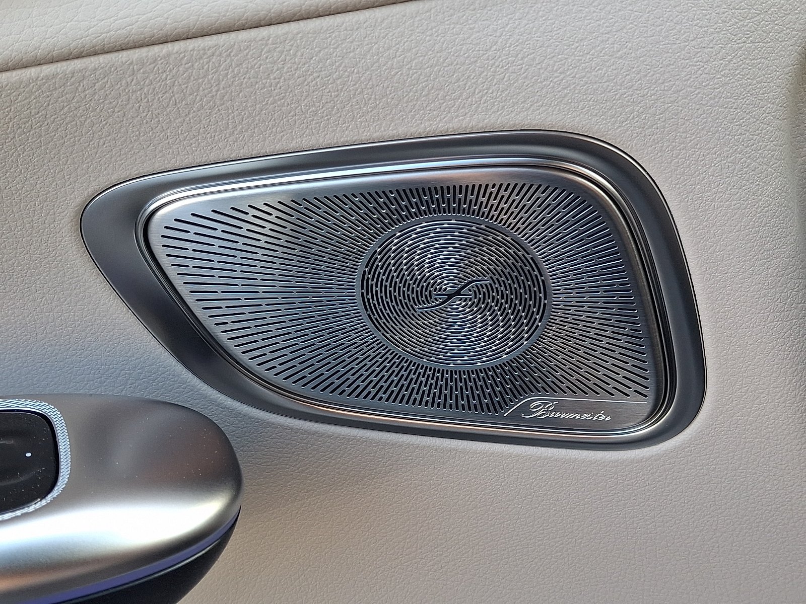 New 2027 Verde Silver Metallic Mercedes-Benz GLC 300 image 14