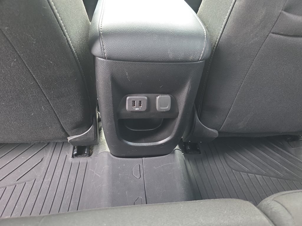 Used 2022 Onyx Black GMC Elevation image 29