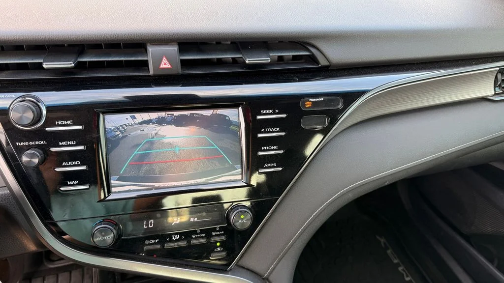 Used 2019 Silver Toyota SE image 16