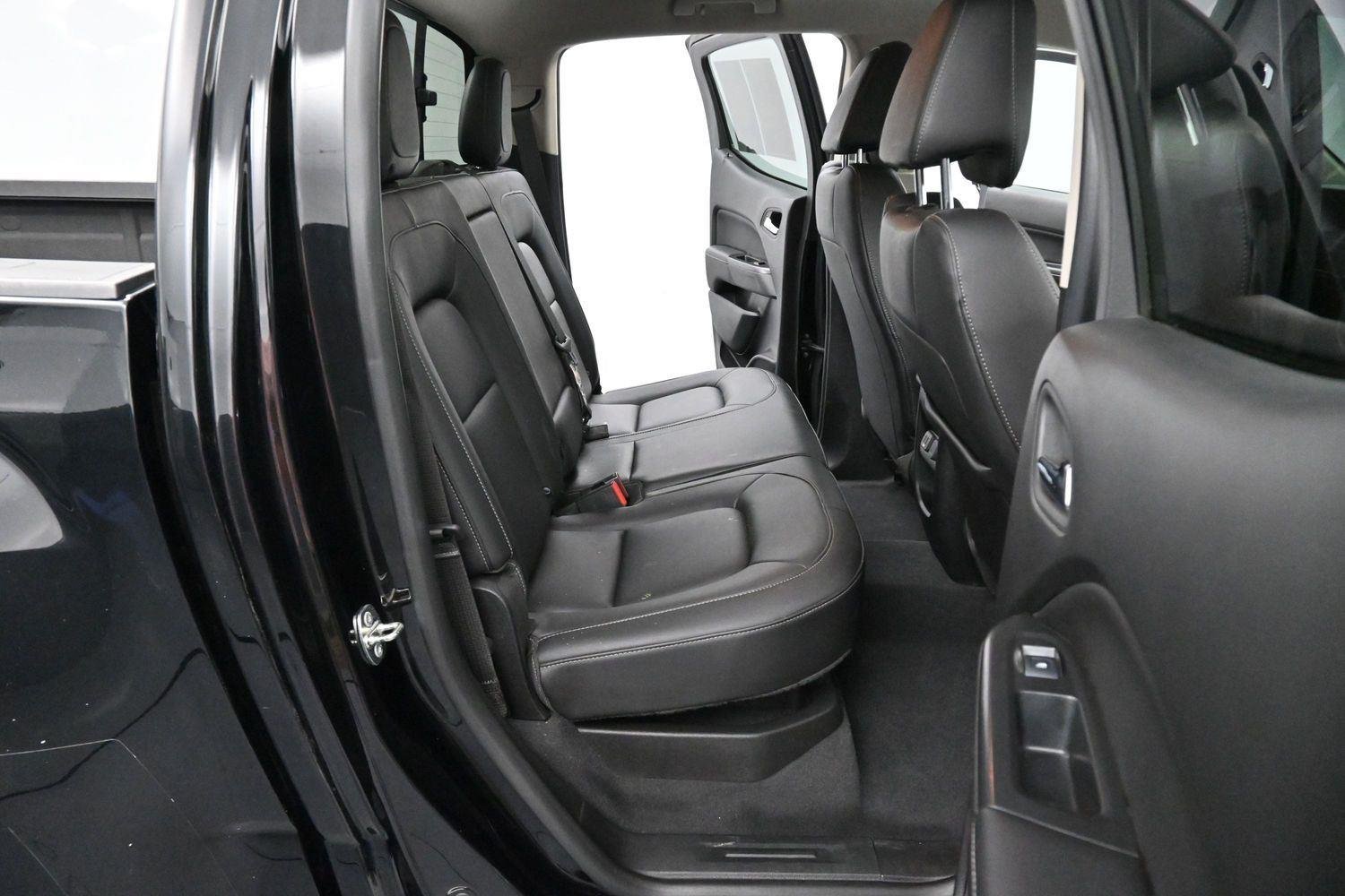 Used 2019 Onyx Black GMC 4WD SLT image 34