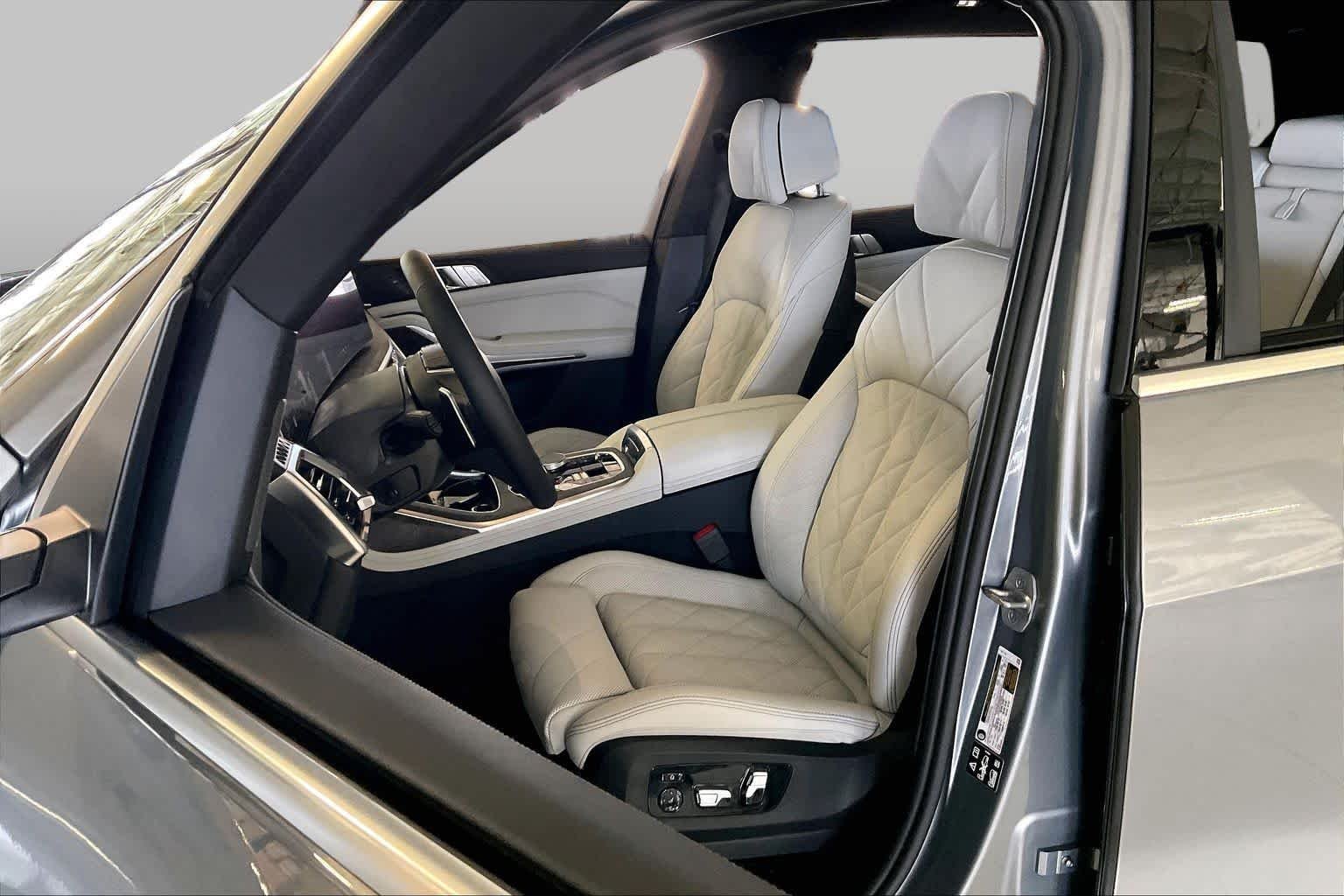 New 2027 Skyscraper Grey Metallic BMW xDrive40i image 9