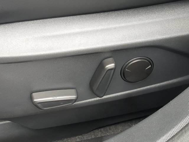 Used 2023 Black Ford Premium image 21