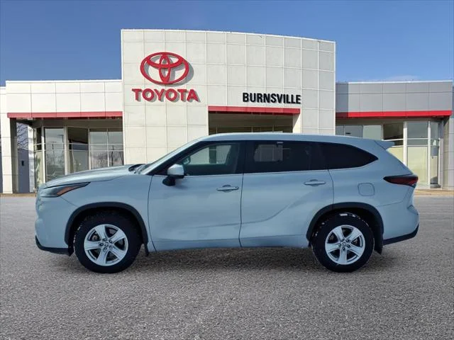 Certified Used 2024 CELESTIAL SILVER Toyota  image 7