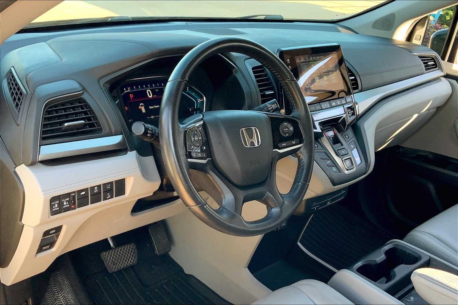Used 2018 Modern Steel Metallic Honda EX-L image 16
