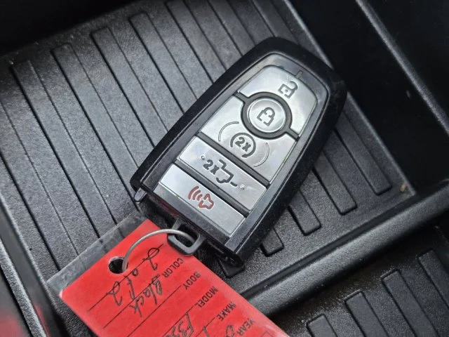 Used 2022  Ford Lariat image 35