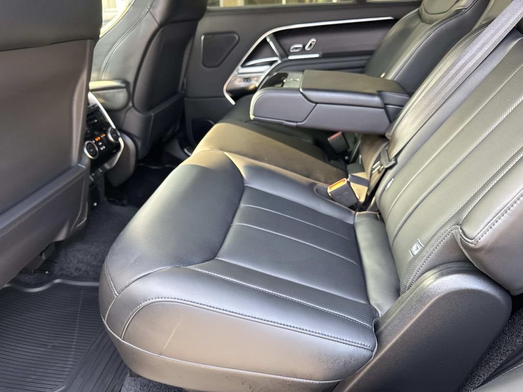 New 2026 Santorini Black Land Rover SE image 8