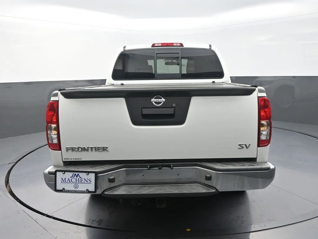 Used 2017 White Nissan SV image 9
