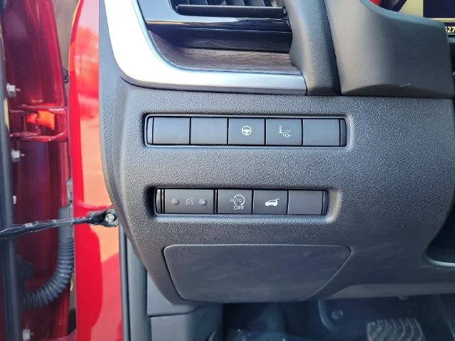 Used 2025 Red Nissan Platinum image 22