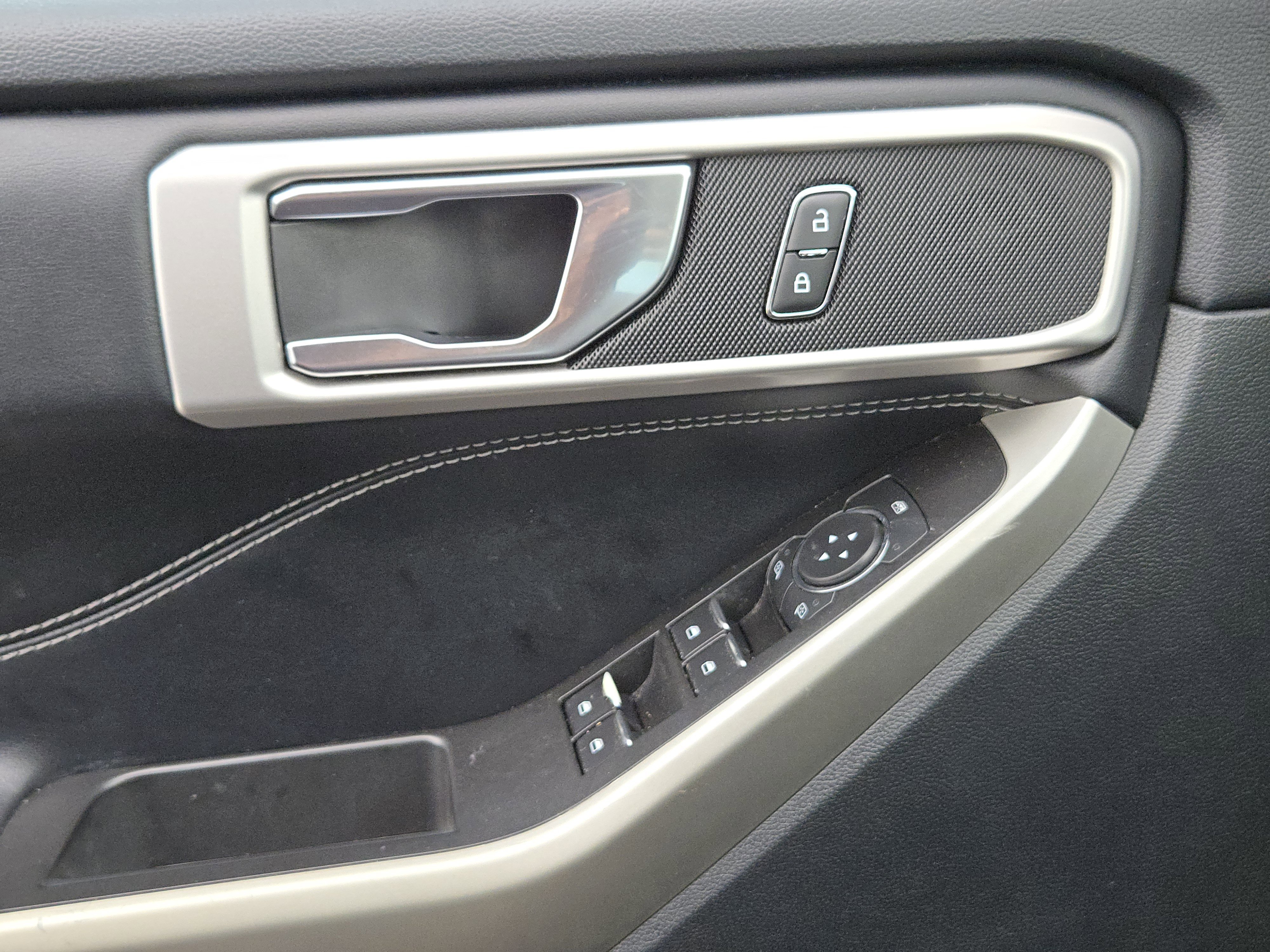 Certified Used 2022 Carbonized Gray Metallic Ford XLT image 23