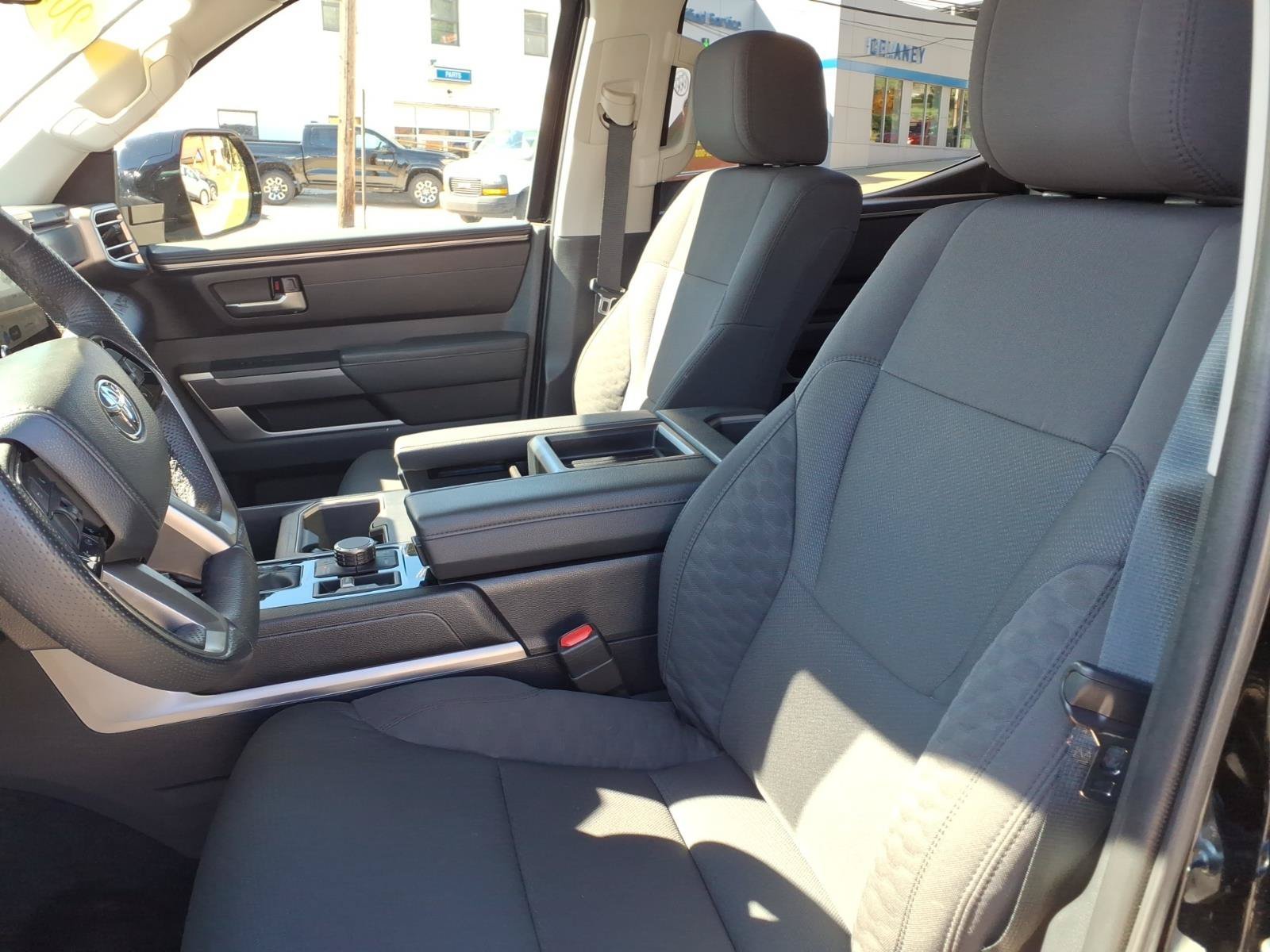 2024 Toyota Tundra SR5 - Photo 11