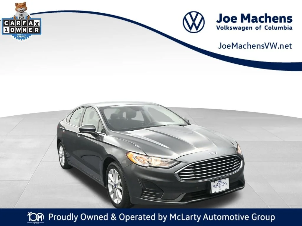 2020 Ford Fusion SE's photo