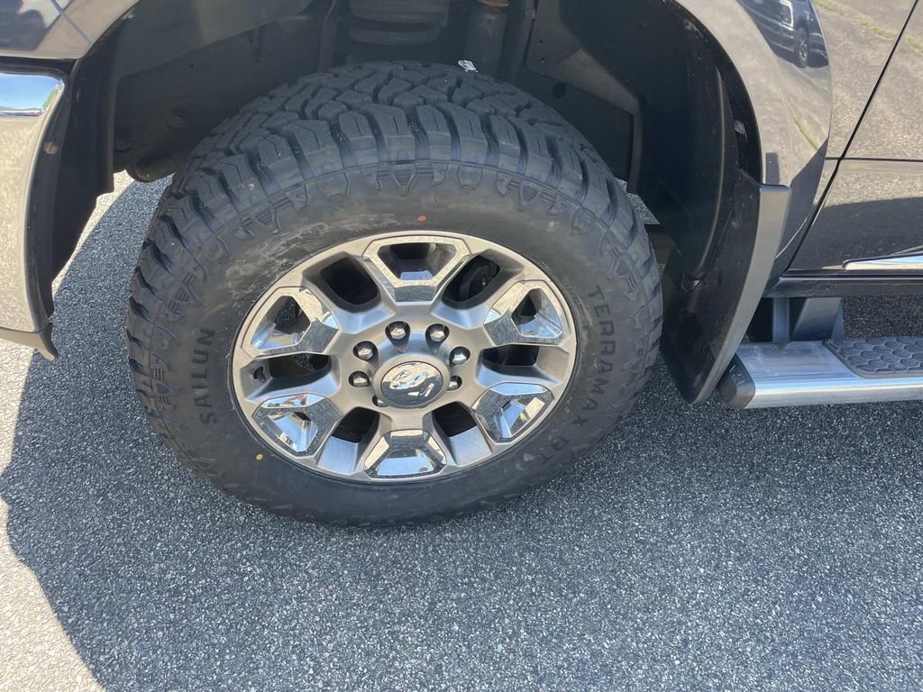 Used 2016 Gray Ram Laramie Longhorn image 9