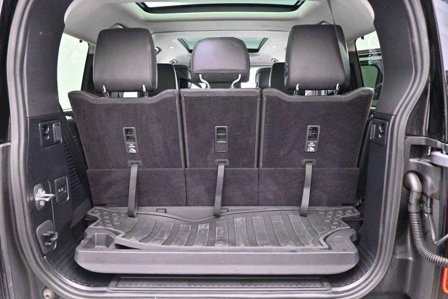 Used 2024 Eiger Grey Metallic Land Rover S image 10