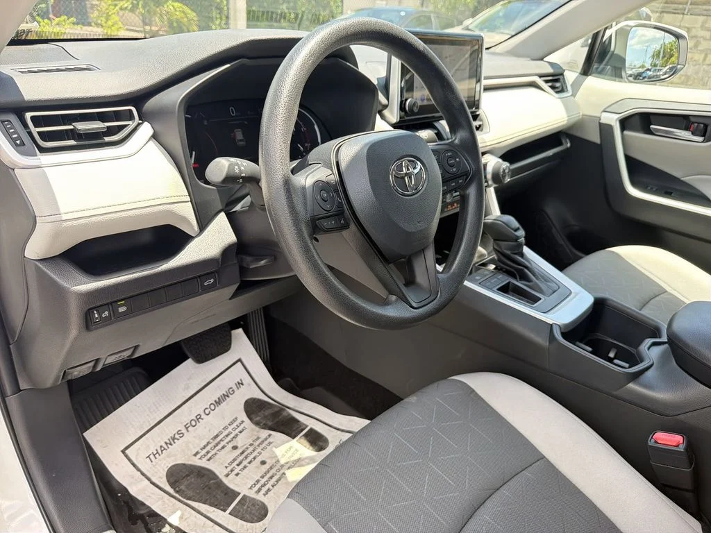 Used 2025 White Toyota XLE image 16