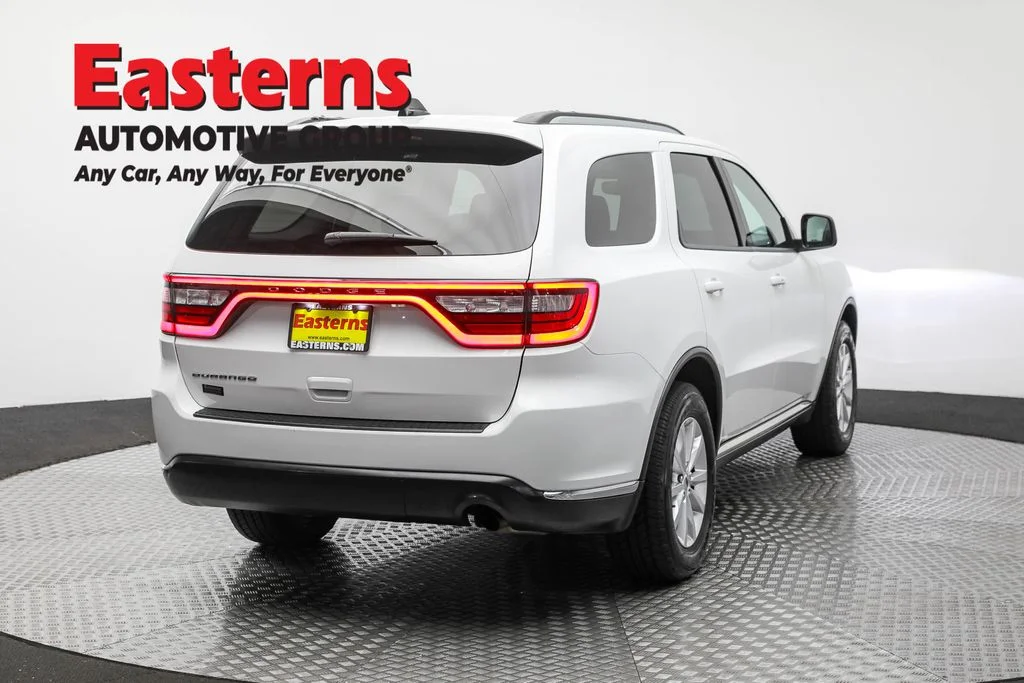 Used 2023 White Dodge SXT image 5