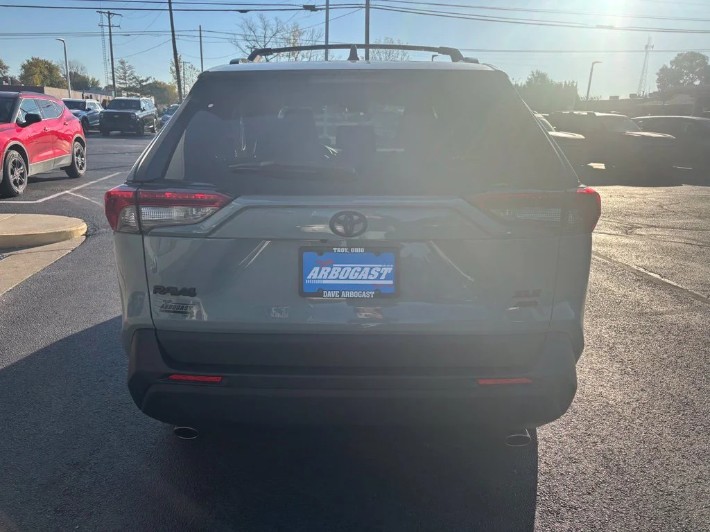 Used 2021 Gray Toyota XLE image 5