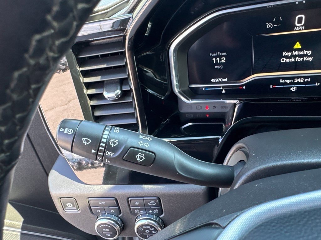 Used 2025 Silver GMC SLT image 33