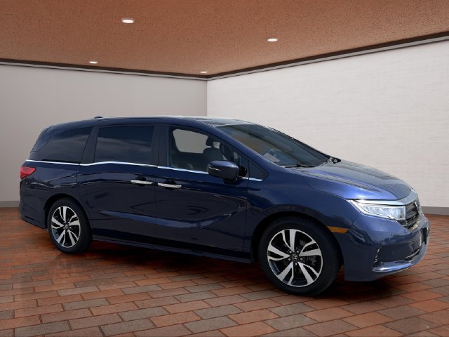 Used 2023 Obsidian Blue Pearl Honda Touring image 36