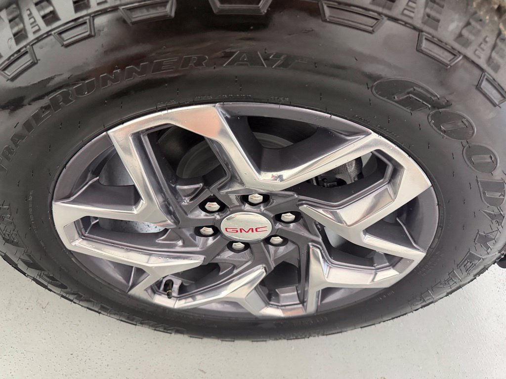 2026 GMC Sierra 1500 SLT - Photo 8
