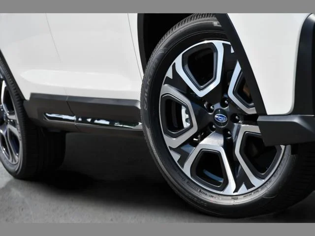 New 2026 CRYSTAL WHITE PEARL Subaru Touring 7-Passenger image 8